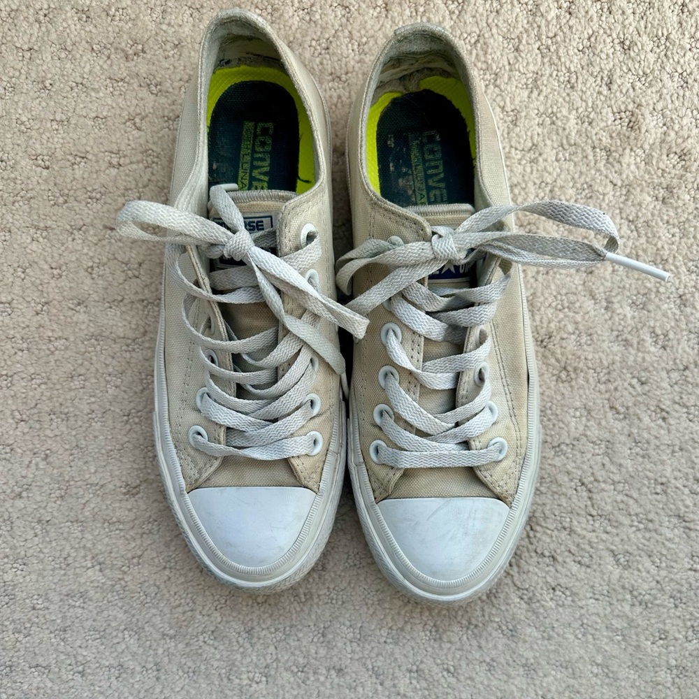 White Converse All-Star Chuck Taylor 2 sz 6.5